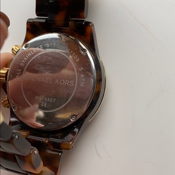 Michael Kors MK 5038 Tortoise Jet Set Women Watch - Picture 4 of 5
